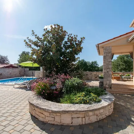 Ulika By Istrabook Gajana