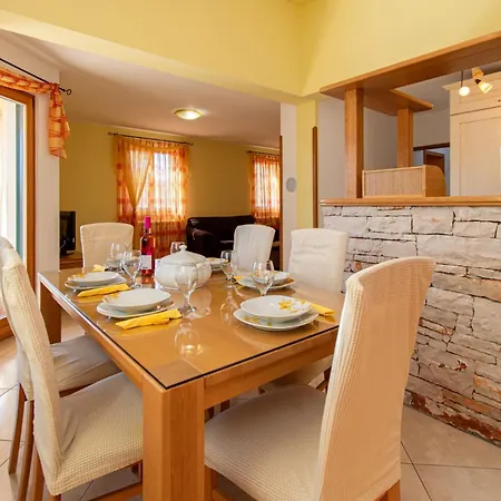 Ulika By Istrabook * Gajana