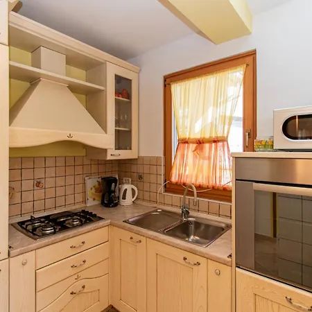 Ulika By Istrabook Villa Gajana