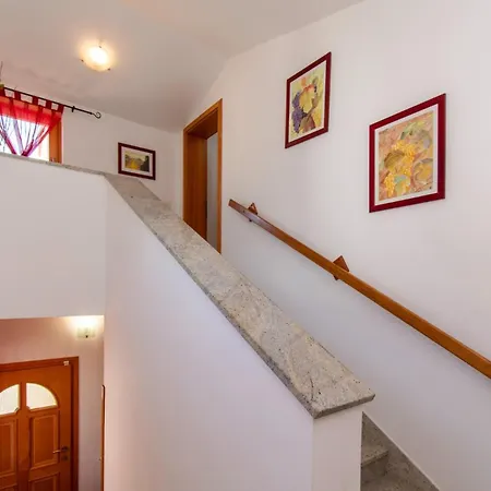 Ulika By Istrabook *