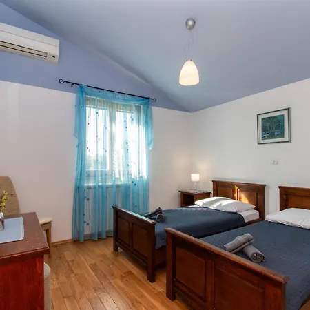 Villa Ulika By Istrabook Gajana