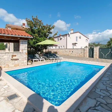 فيلة Ulika By Istrabook